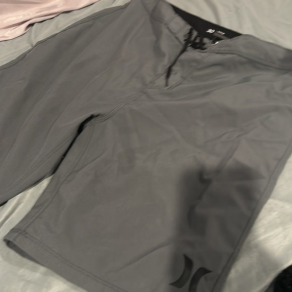 Guys Hurley swim trunks size 30 - Picture 3 of 3